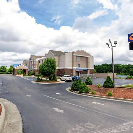 Comfort Inn & Suites Hillsville I-77 Buitenkant foto