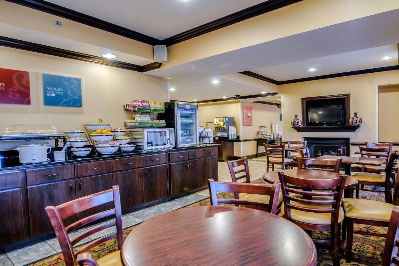 Comfort Inn & Suites Hillsville I-77 Buitenkant foto