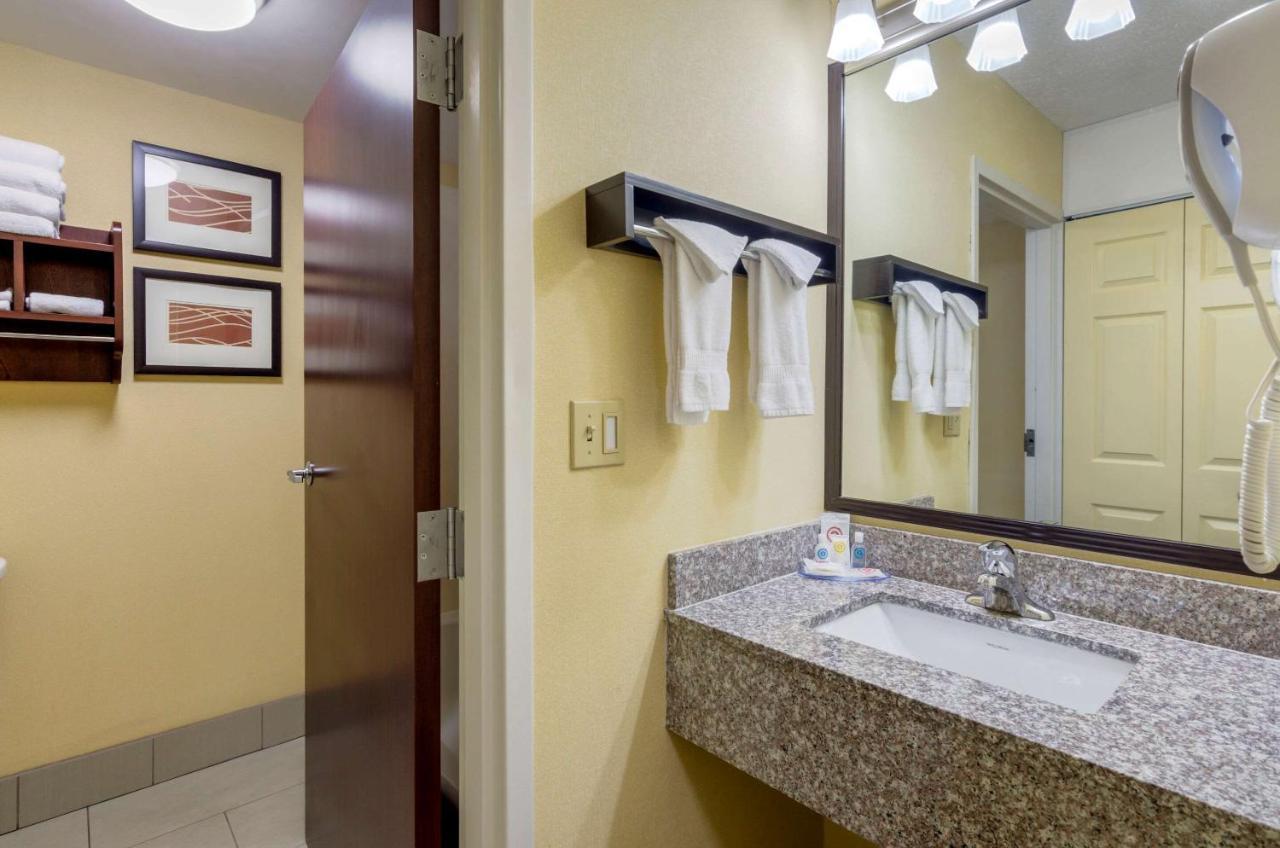 Comfort Inn & Suites Hillsville I-77 Buitenkant foto
