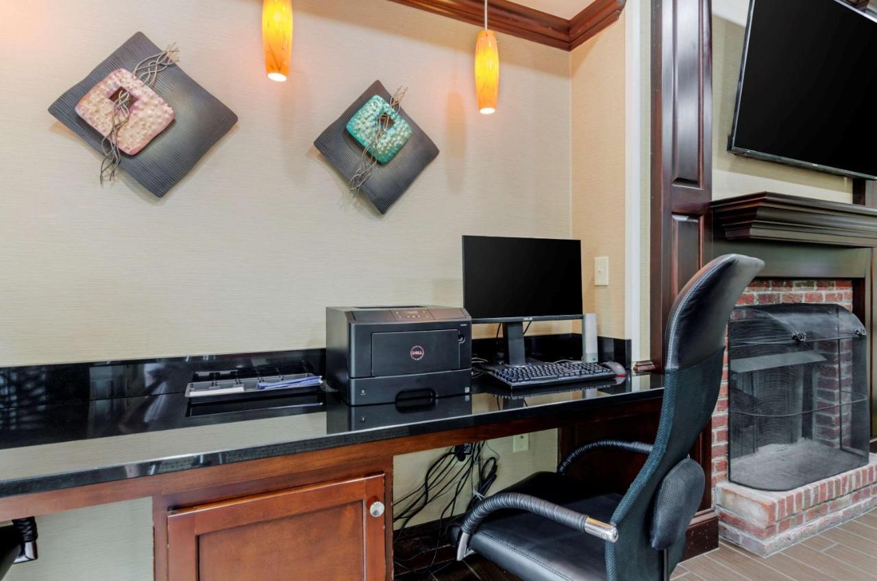 Comfort Inn & Suites Hillsville I-77 Buitenkant foto