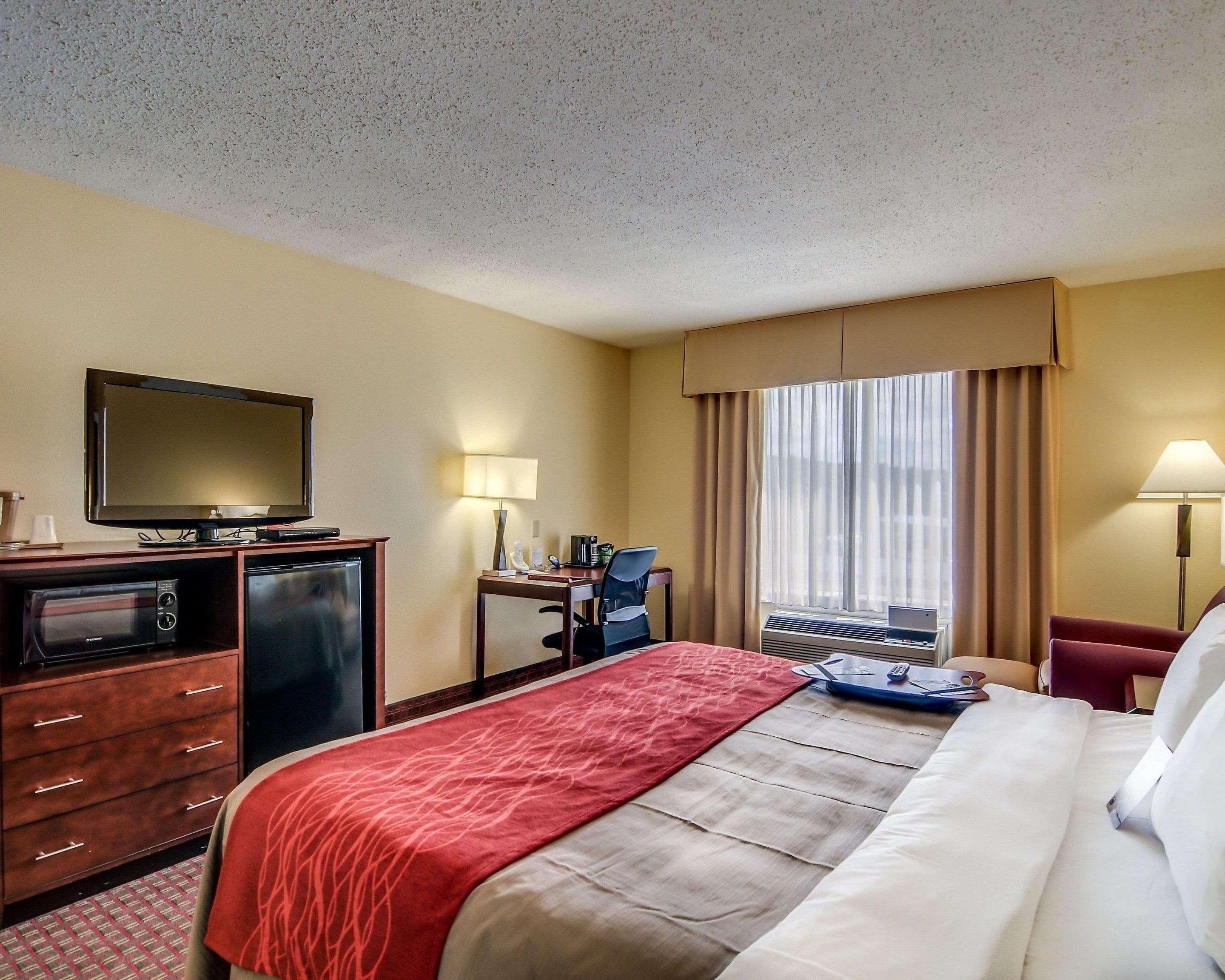 Comfort Inn & Suites Hillsville I-77 Buitenkant foto