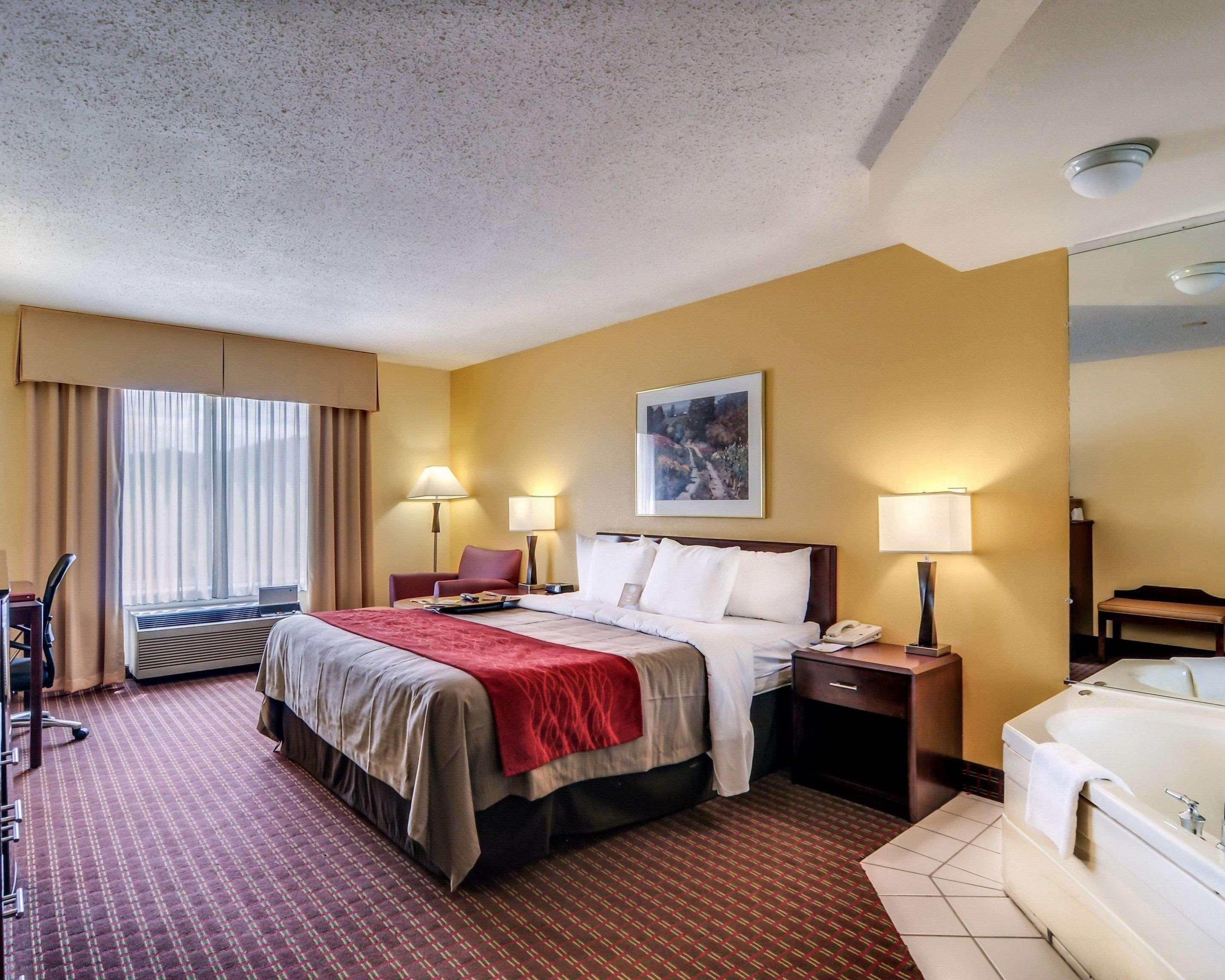 Comfort Inn & Suites Hillsville I-77 Buitenkant foto