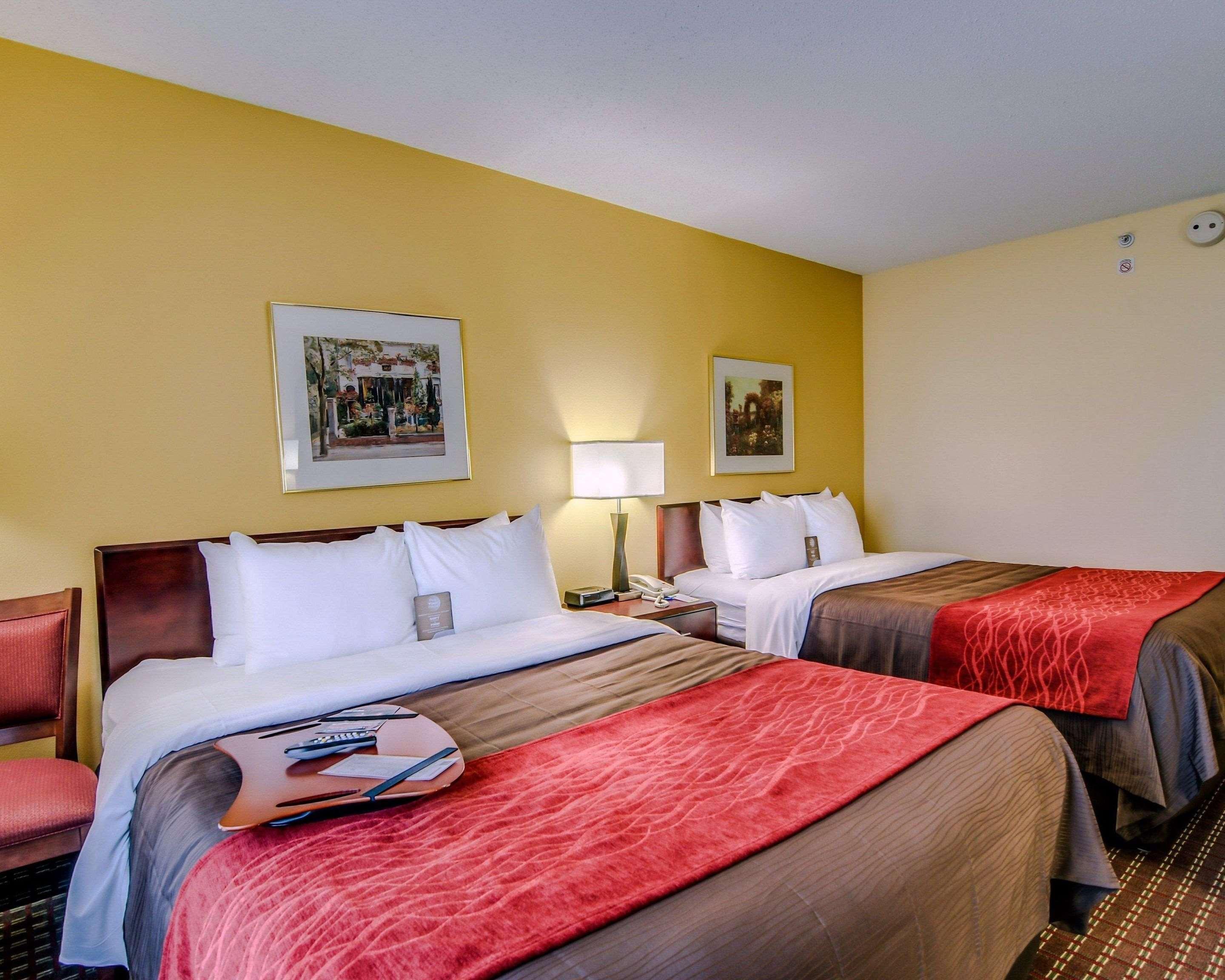 Comfort Inn & Suites Hillsville I-77 Buitenkant foto