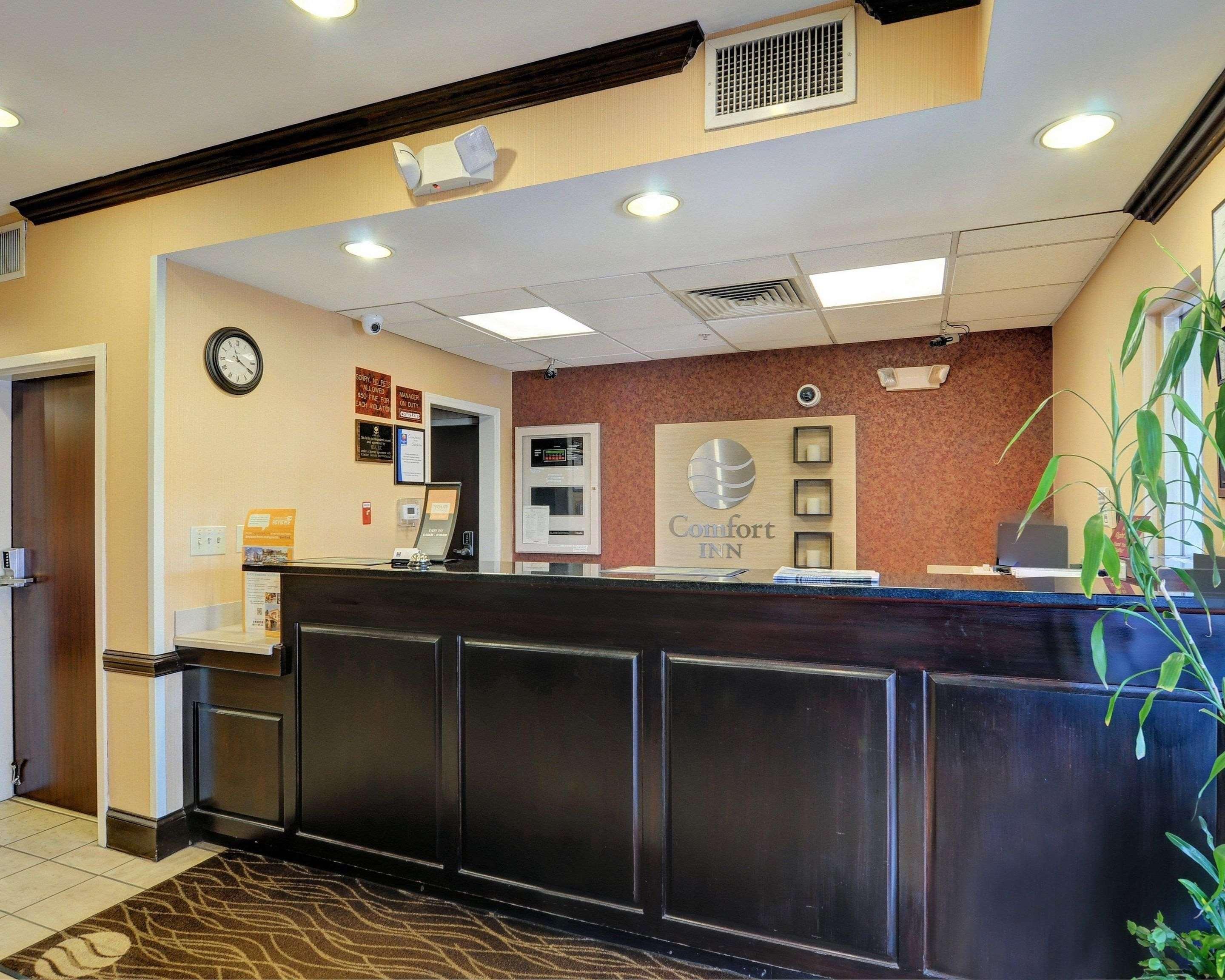 Comfort Inn & Suites Hillsville I-77 Buitenkant foto
