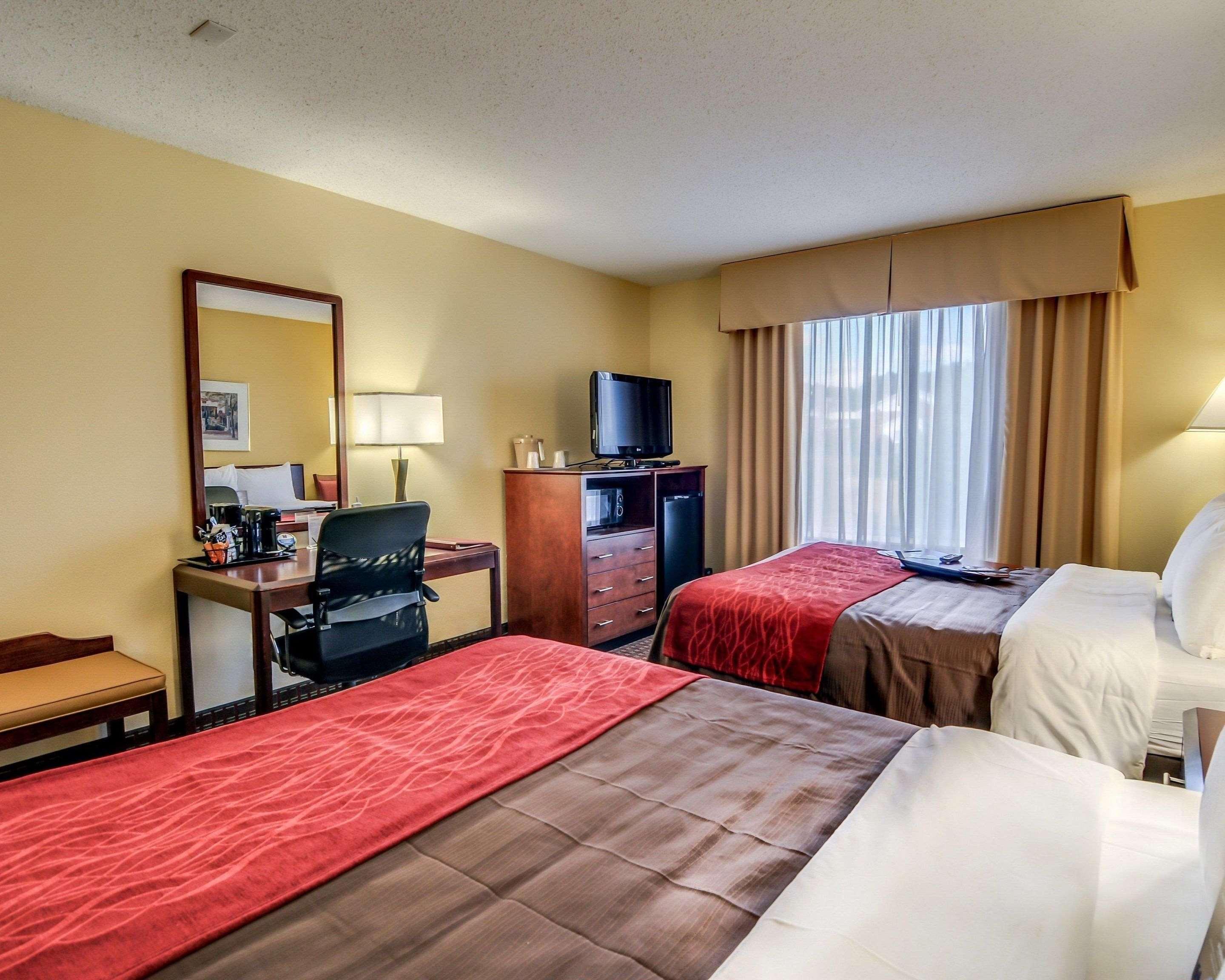 Comfort Inn & Suites Hillsville I-77 Buitenkant foto