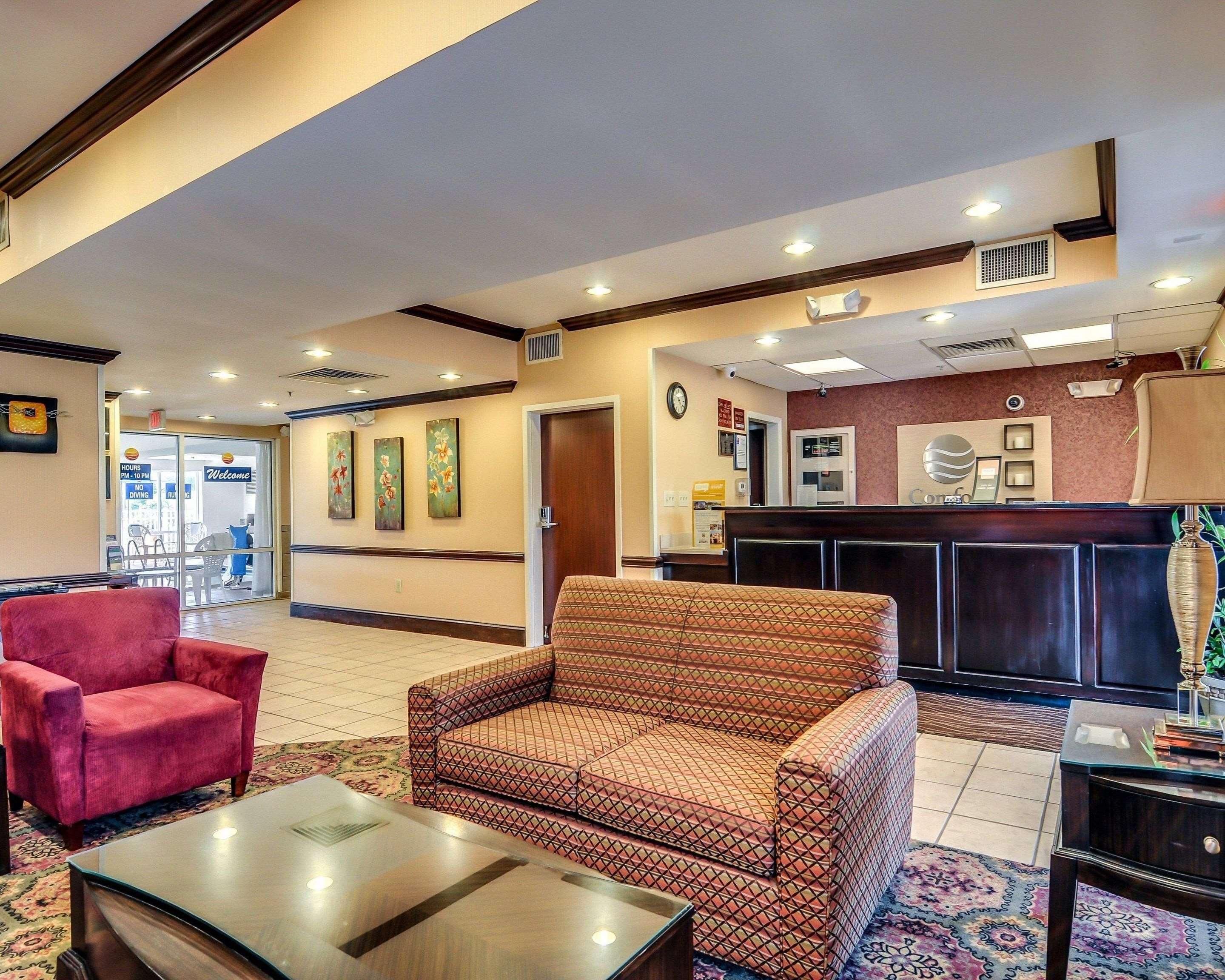 Comfort Inn & Suites Hillsville I-77 Buitenkant foto