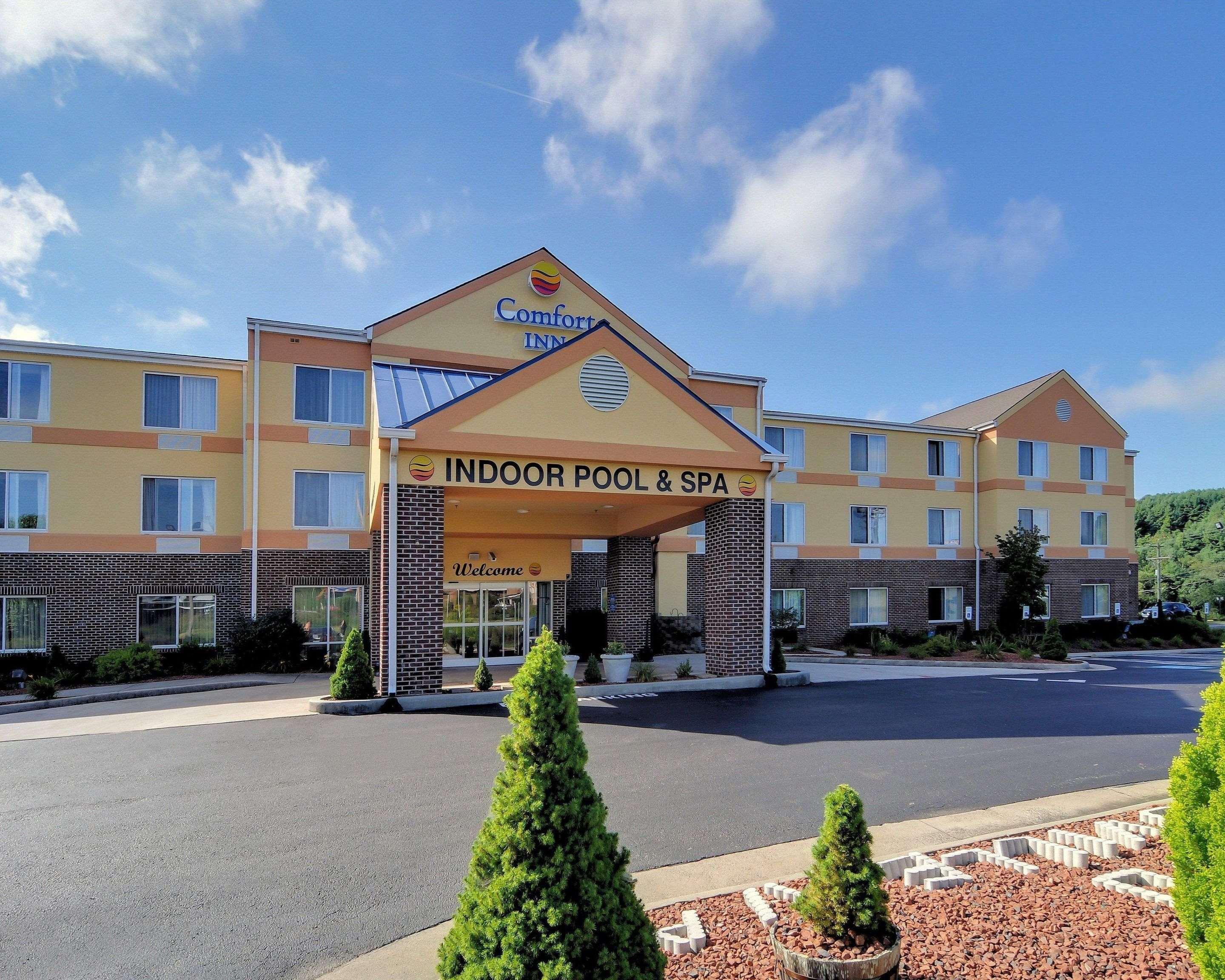 Comfort Inn & Suites Hillsville I-77 Buitenkant foto