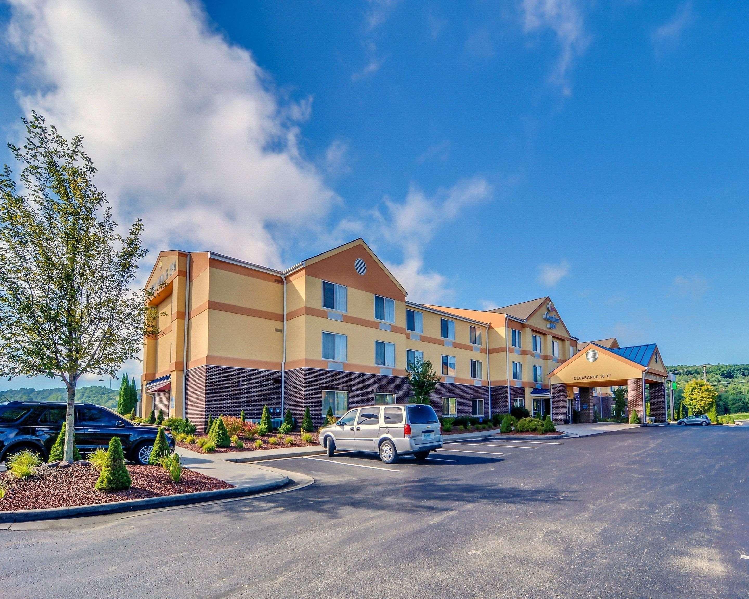 Comfort Inn & Suites Hillsville I-77 Buitenkant foto