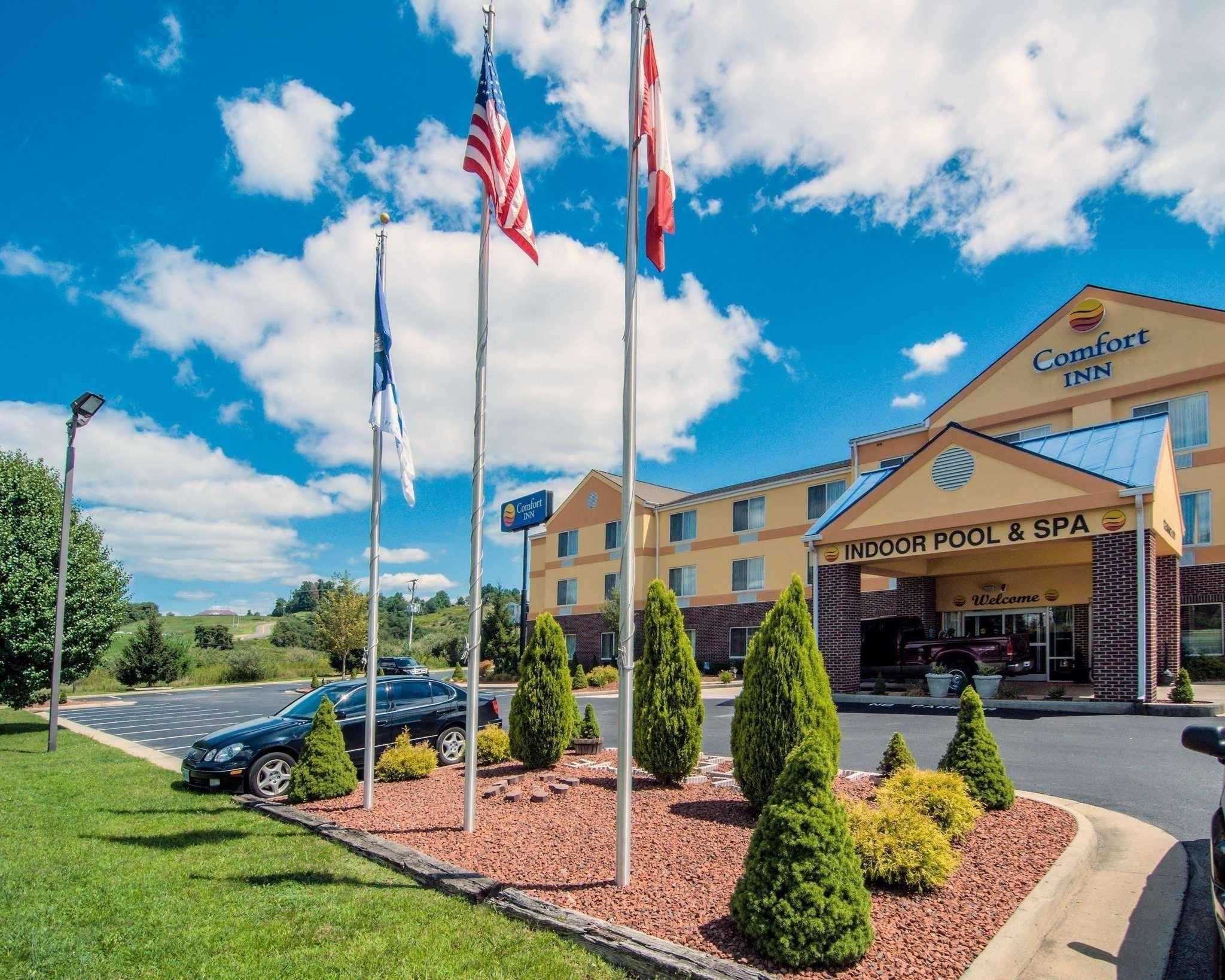 Comfort Inn & Suites Hillsville I-77 Buitenkant foto