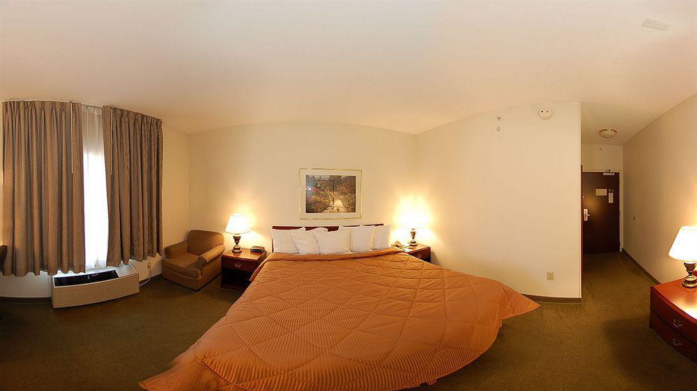 Comfort Inn & Suites Hillsville I-77 Buitenkant foto